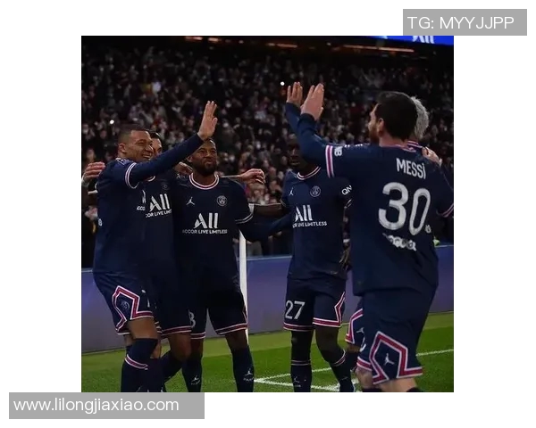 德国足球明星13号的传奇之路与辉煌成就解析