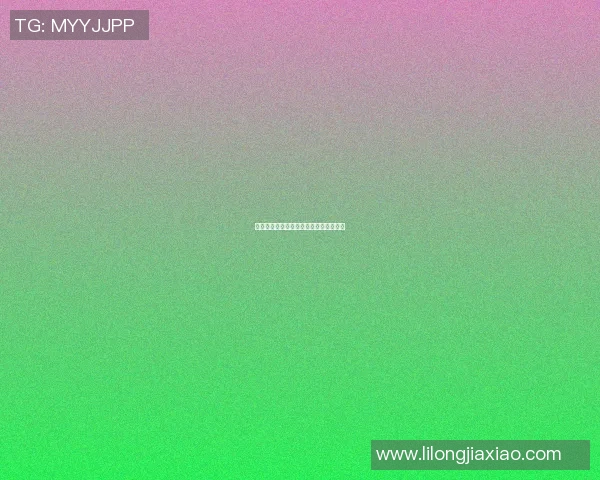篮球明星低头瞬间展现的专注与沉思之美